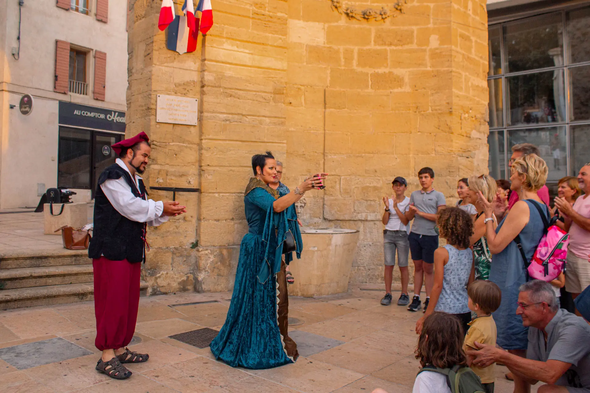 Les étranges visites : Magie dans le centre historique