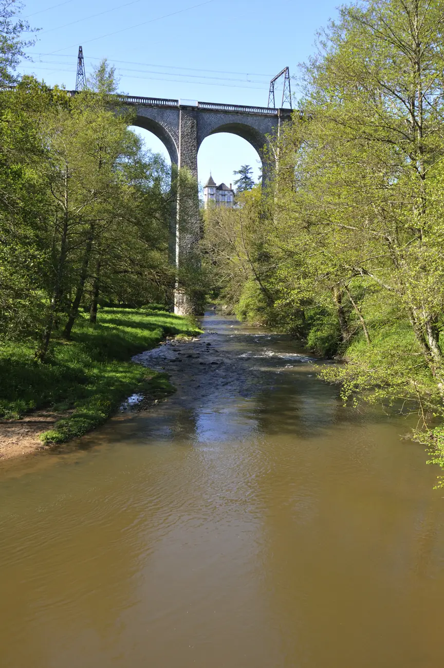 Ponts et Viaducs à Pierre-Buffière