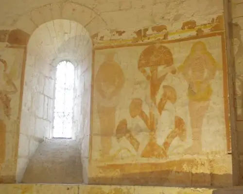 Découverte des fresques médiévales de la chapelle de Plaincourault