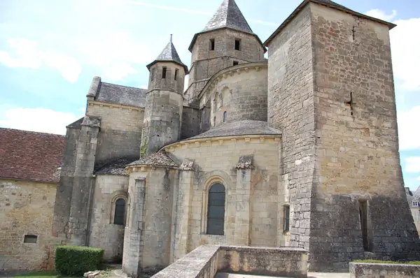 Eglise romane de Saint-Robert