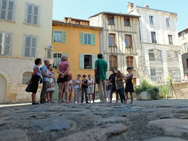 La bastide de Villefranche de Rouergue en visite guidée groupe