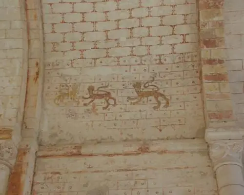Découverte des fresques médiévales de la chapelle de Plaincourault