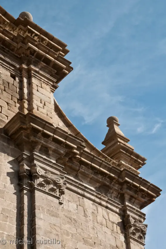 EGLISE SAINT ETIENNE ET SA FACADE