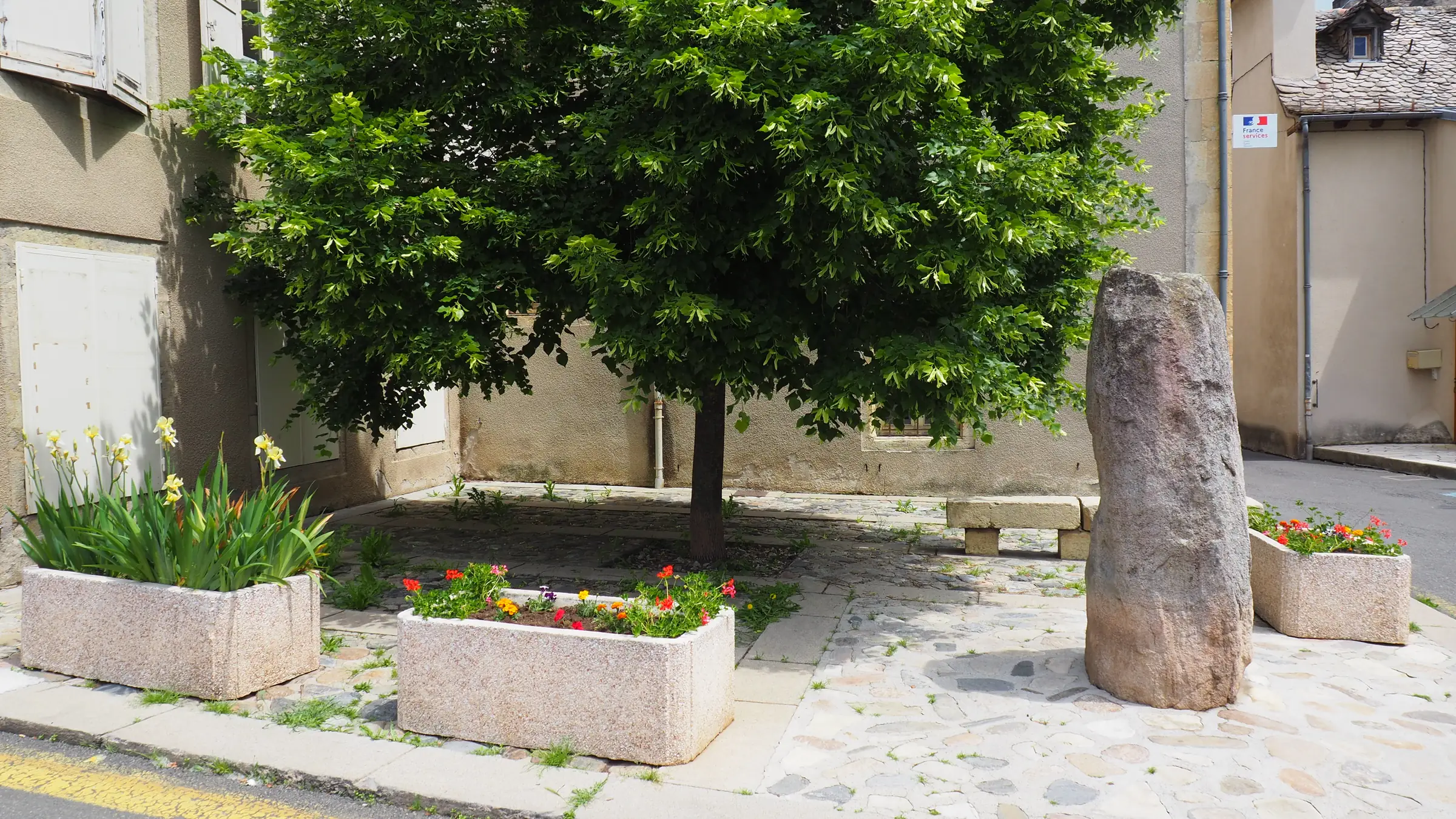MENHIR A MARVEJOLS
