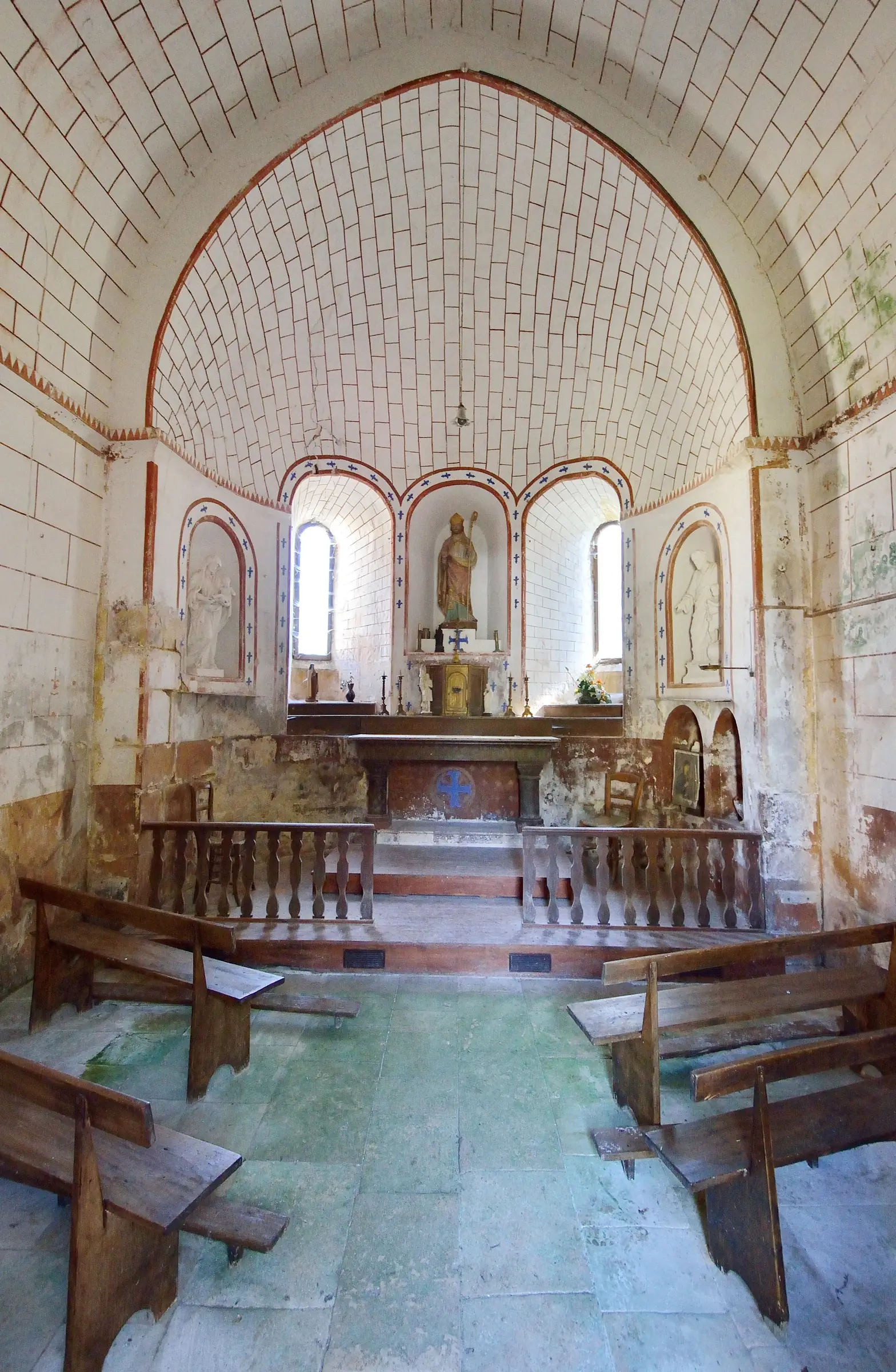 Église Saint-Hilaire de Salles-en-Toulon