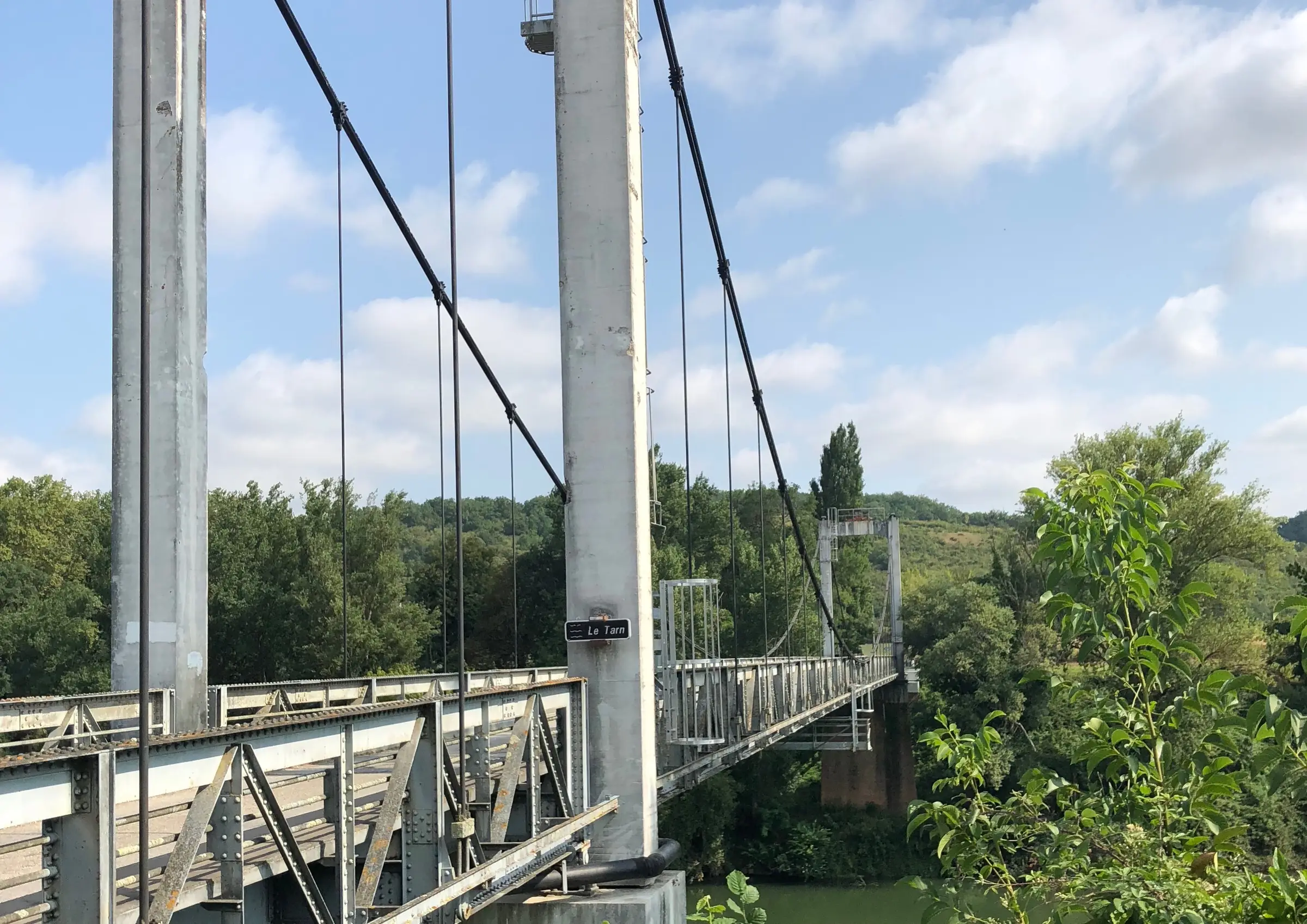 PONT SUSPENDU