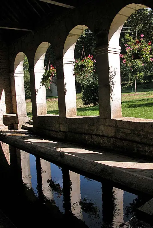 Fontaine-lavoir de Marac