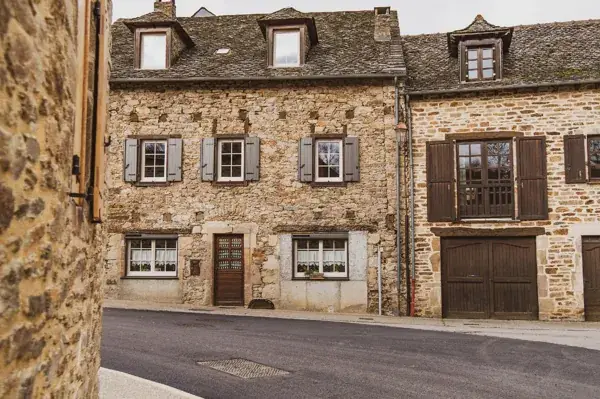 Visitez Calmont - village fortifié