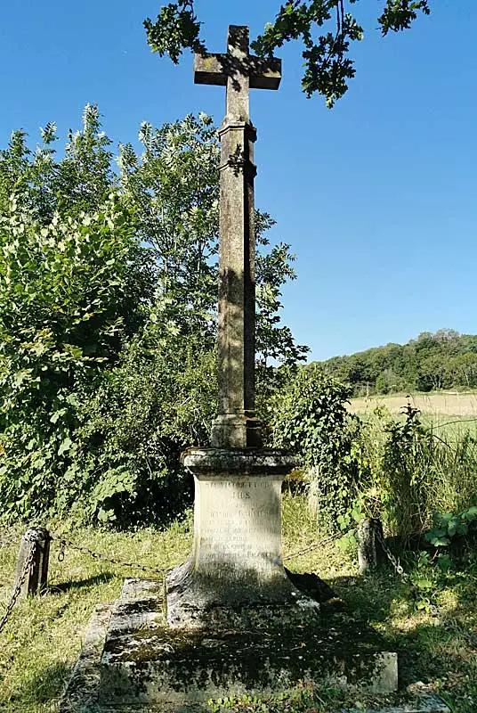 Croix du souvenir de Balesmes-sur-Marne