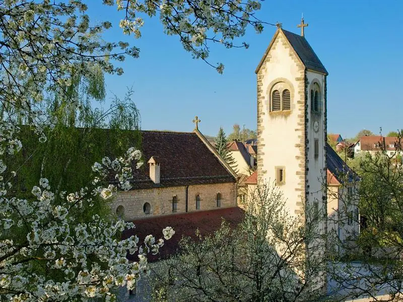 Eglise Romane St Jacques du XIIe siècle