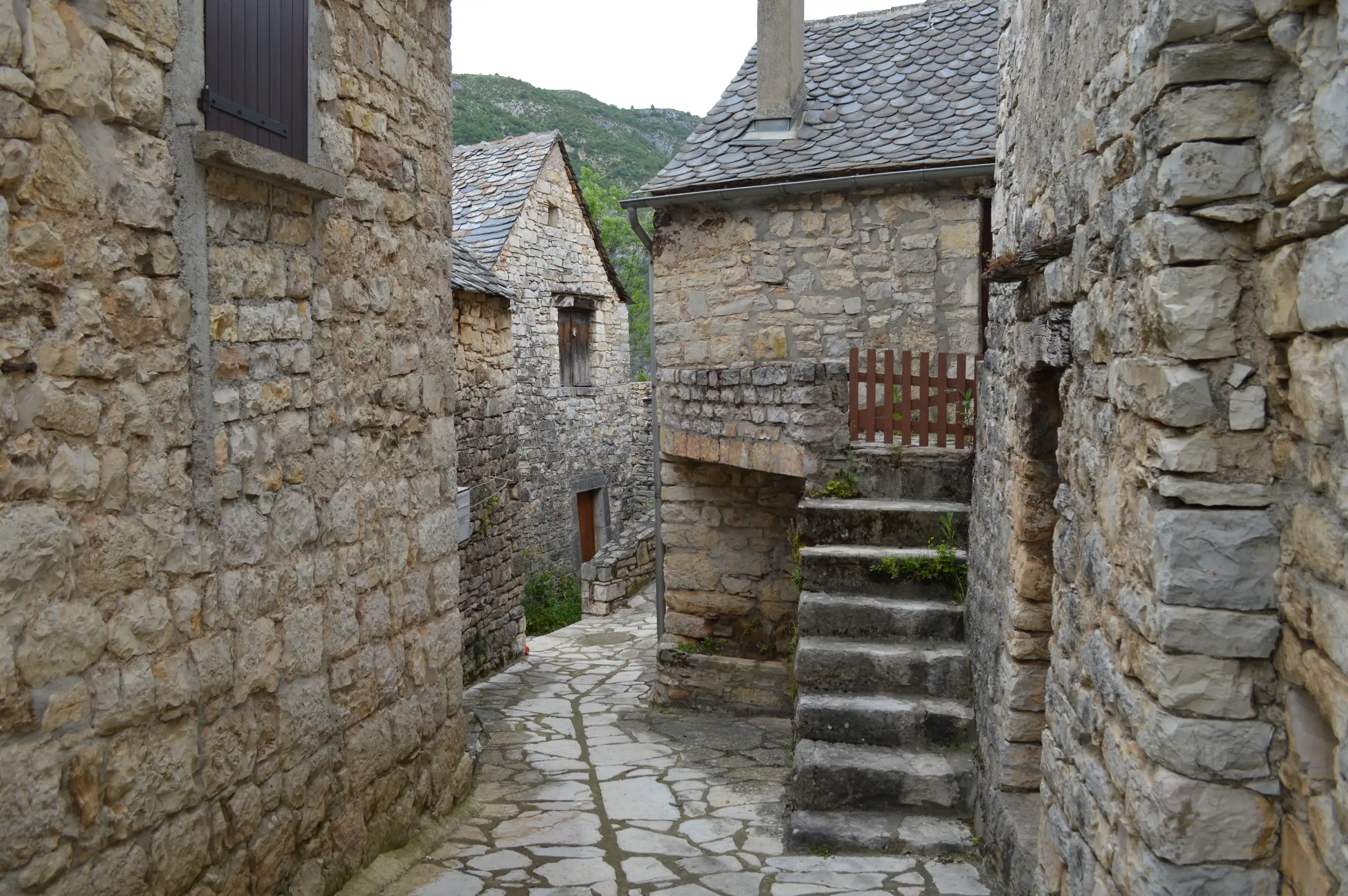 MONTBRUN