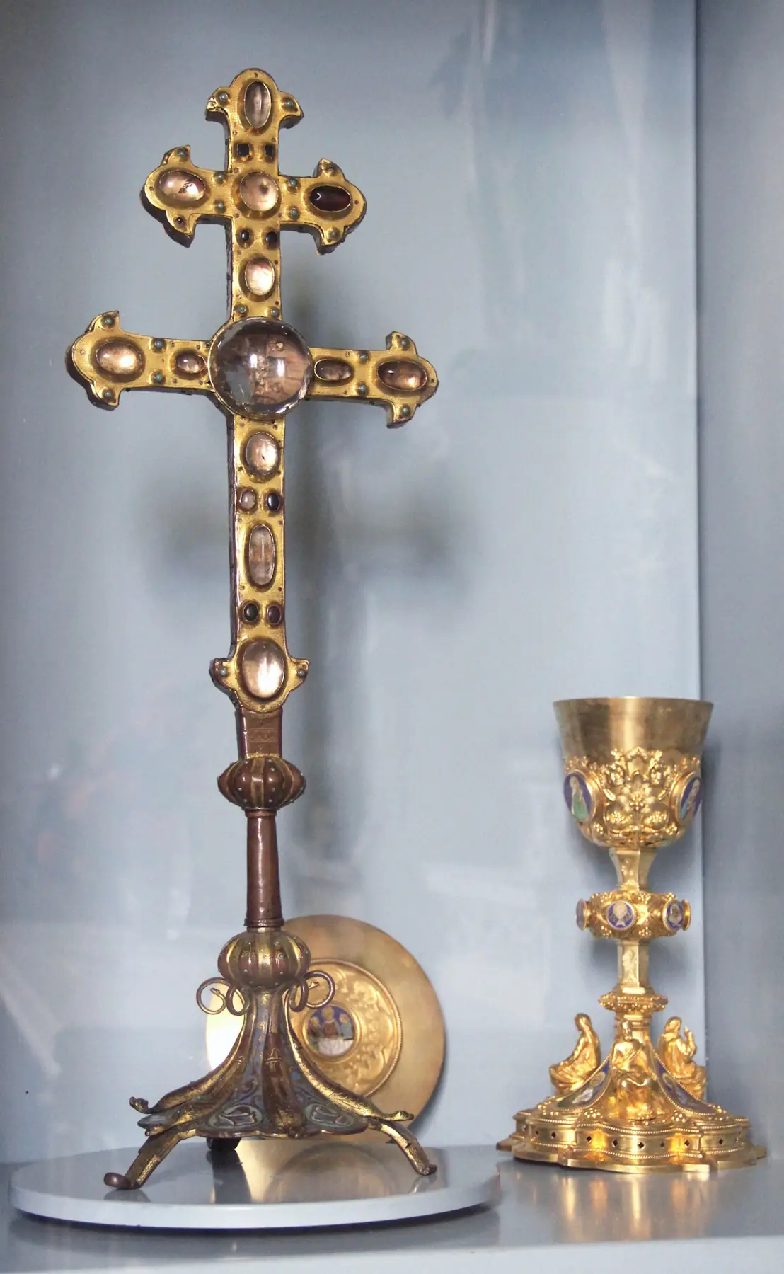Eglise Saint-Priest - Croix reliquaire processionnelle