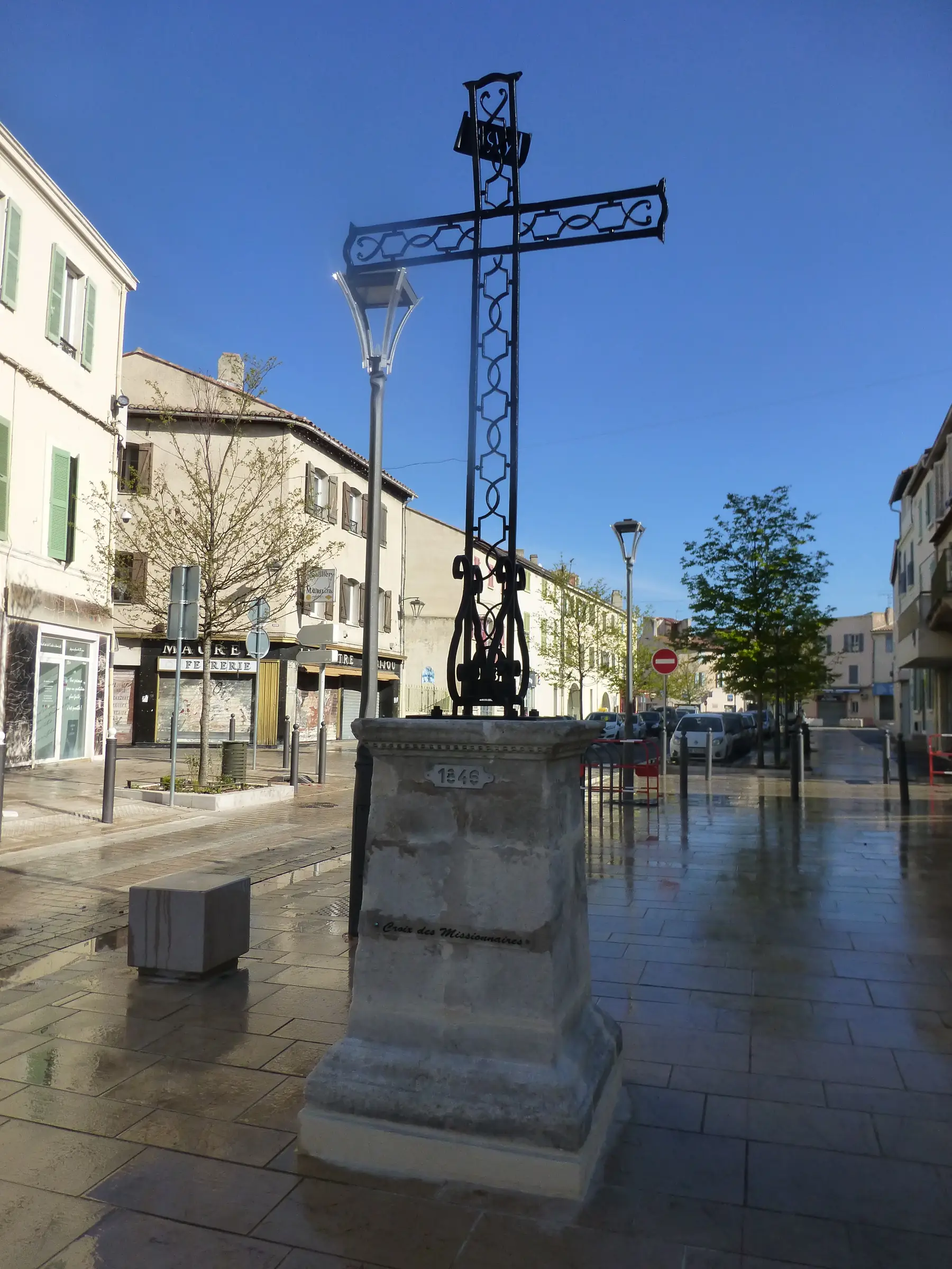 Croix des missionnaires de Provence