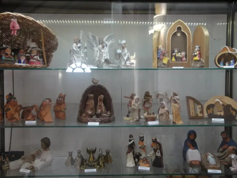 Exposition de mini crêches