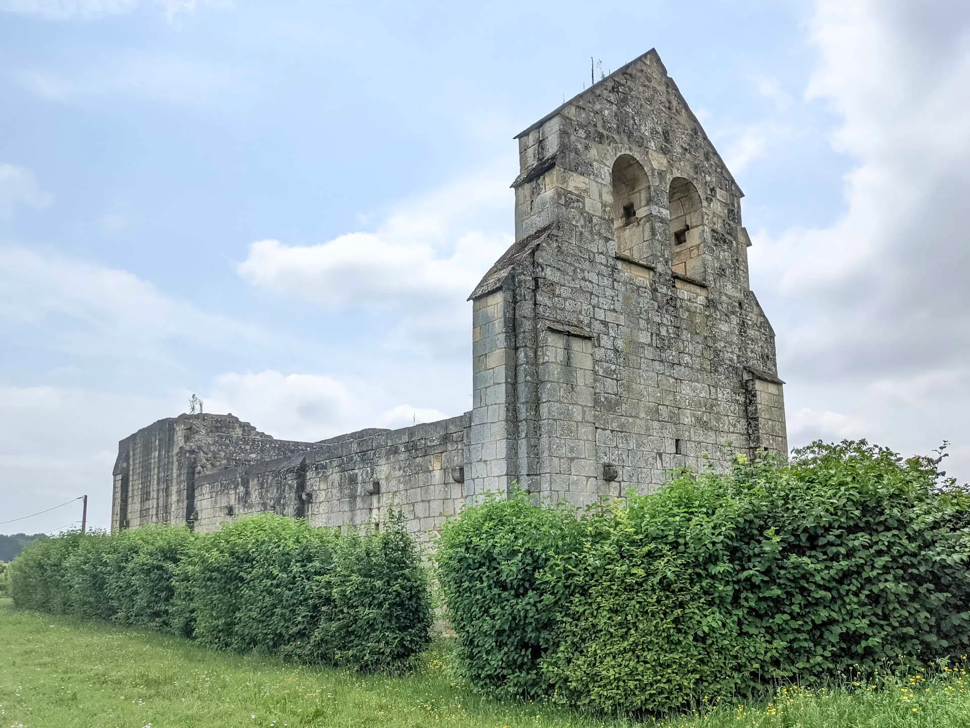 Ruines de la chapelle de Villemartin