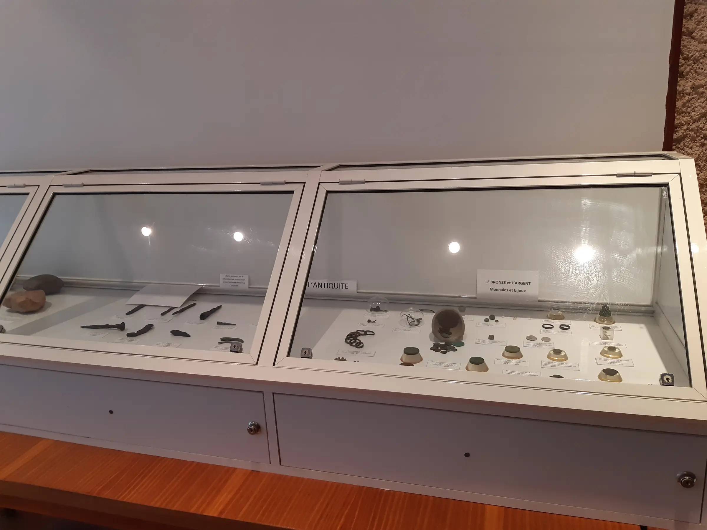 SALLE ARCHEOLOGIQUE A LA MAIRIE
