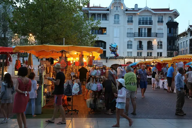 Marché Nocturne