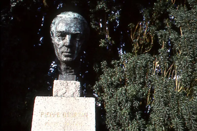 Stèle de Pierre Bourdan