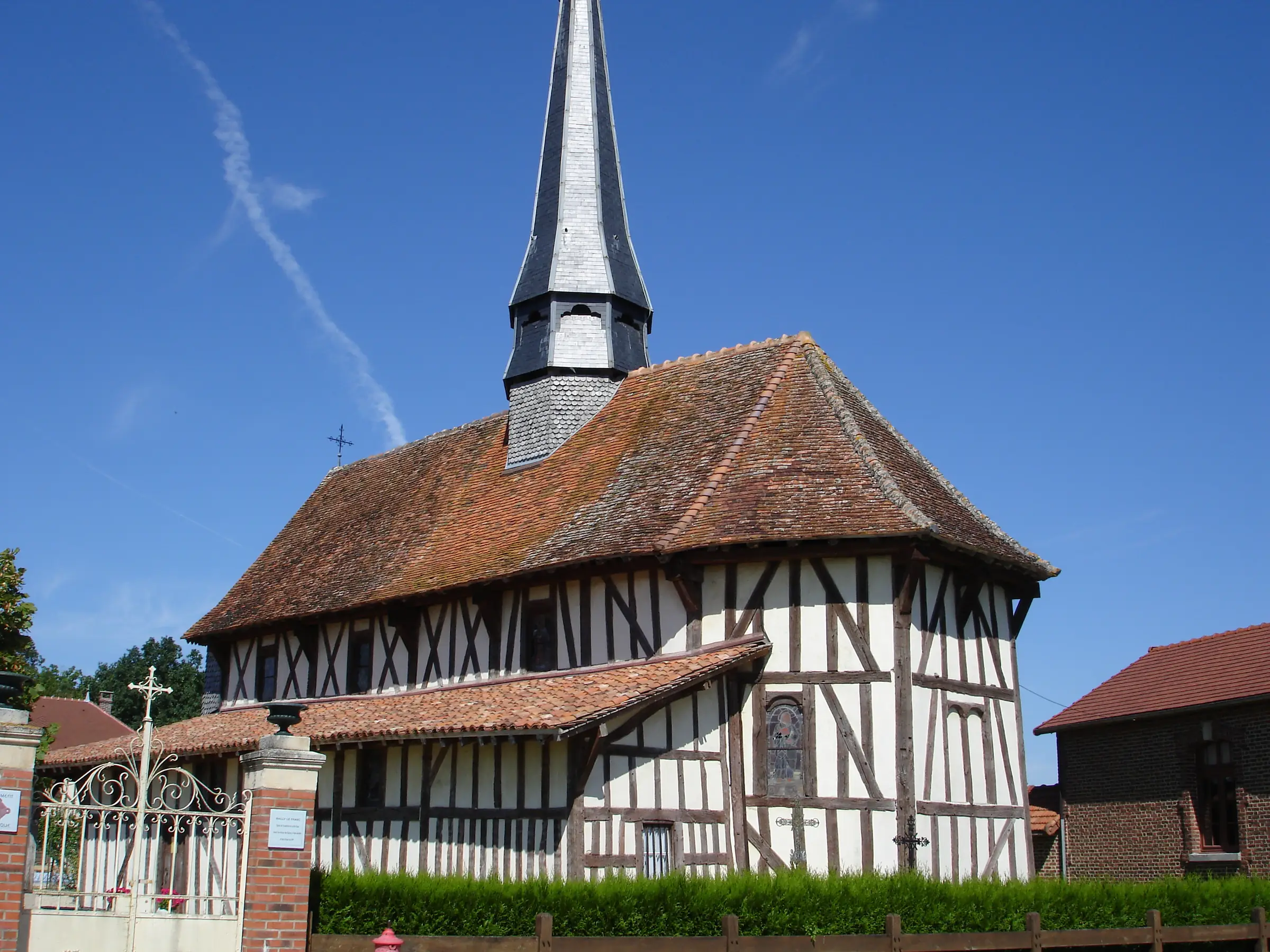 Eglise Sainte-Croix-en-son-Exaltation