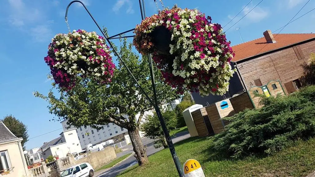 Vouziers - Ville Fleurie "2 fleurs"