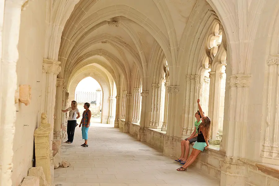 Eglise abbatiale de St Jouin de Marnes