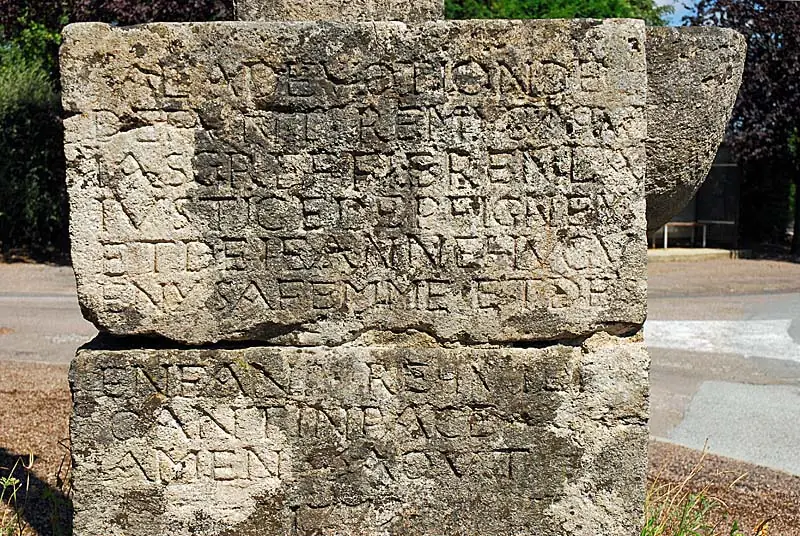 Croix des Groseilliers à Peigney