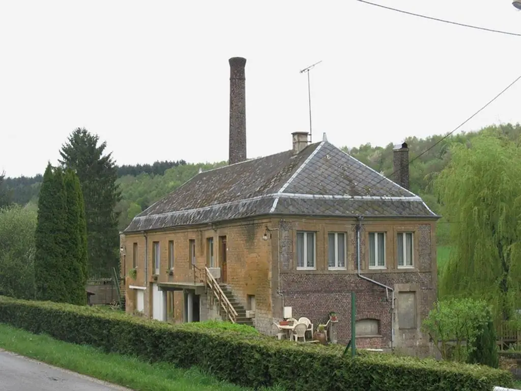 Ancienne usine de meubles