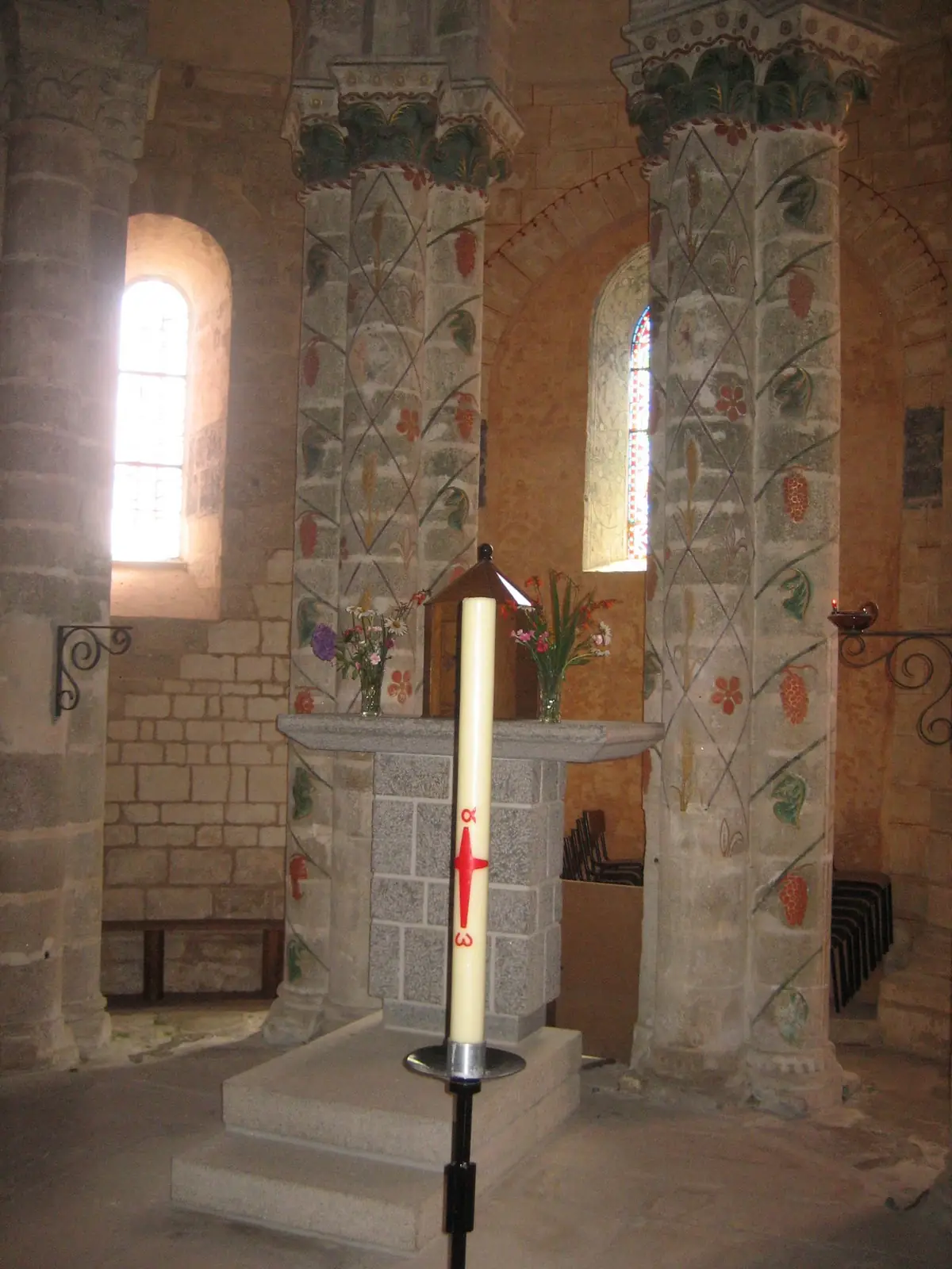 Eglise Saint Sauveur de Givre en Mai