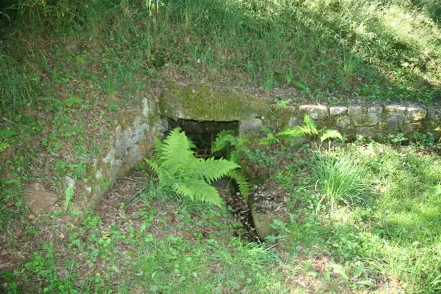 La fontaine et le lavoir du Chier