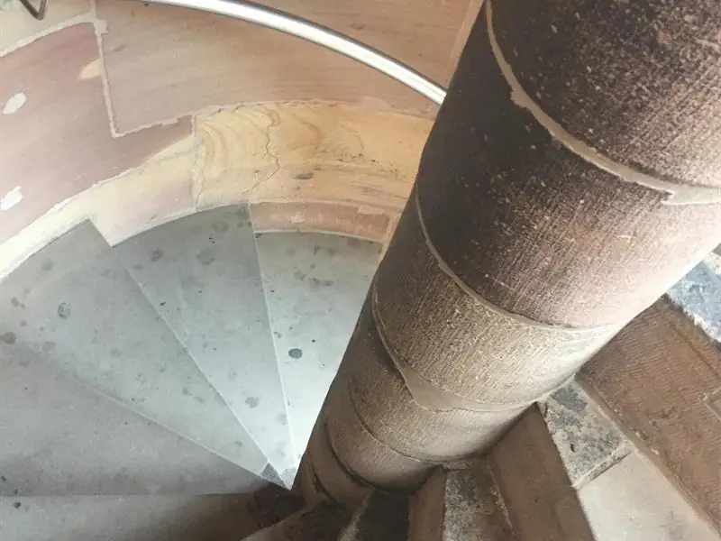 La plateforme de la cathédrale