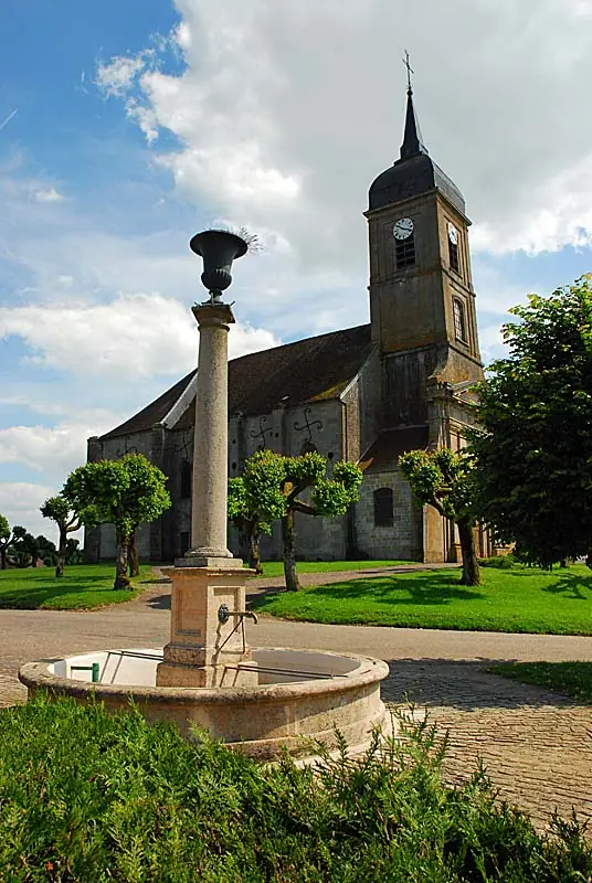 Fontaine de Neuilly-l'Evêque