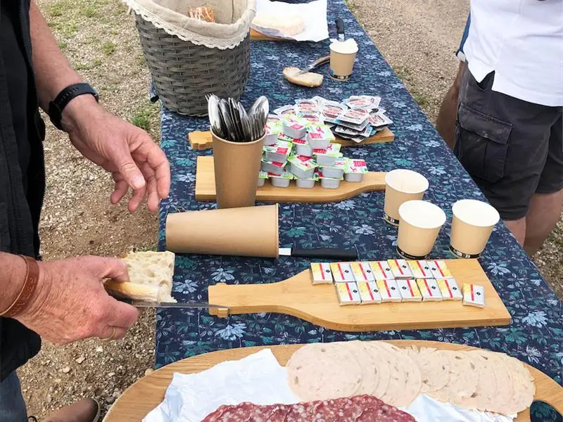 Petit-déjeuner dans les vignes