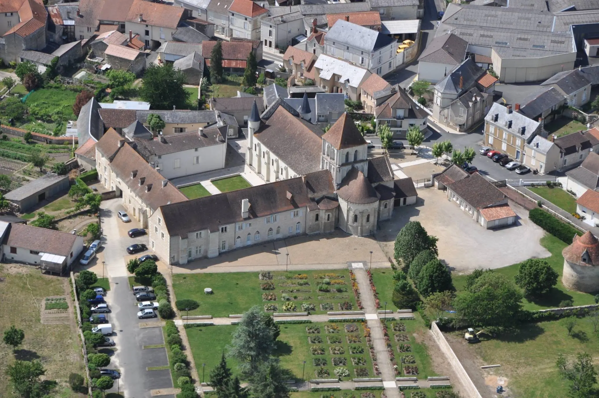 Ensemble Conventuel de Lencloître