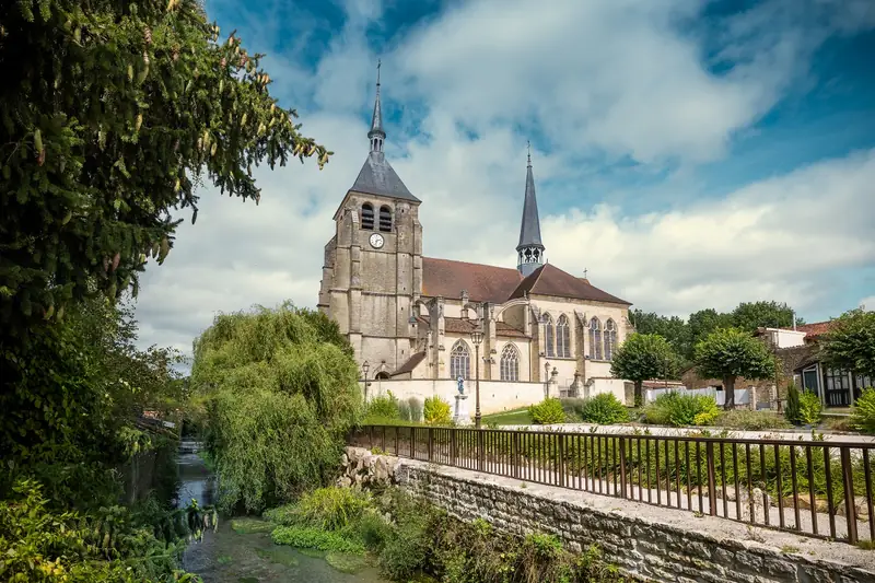 Eglise Saint-Laurent et Saint-Jean-Baptiste de Soulaines-Dhuys