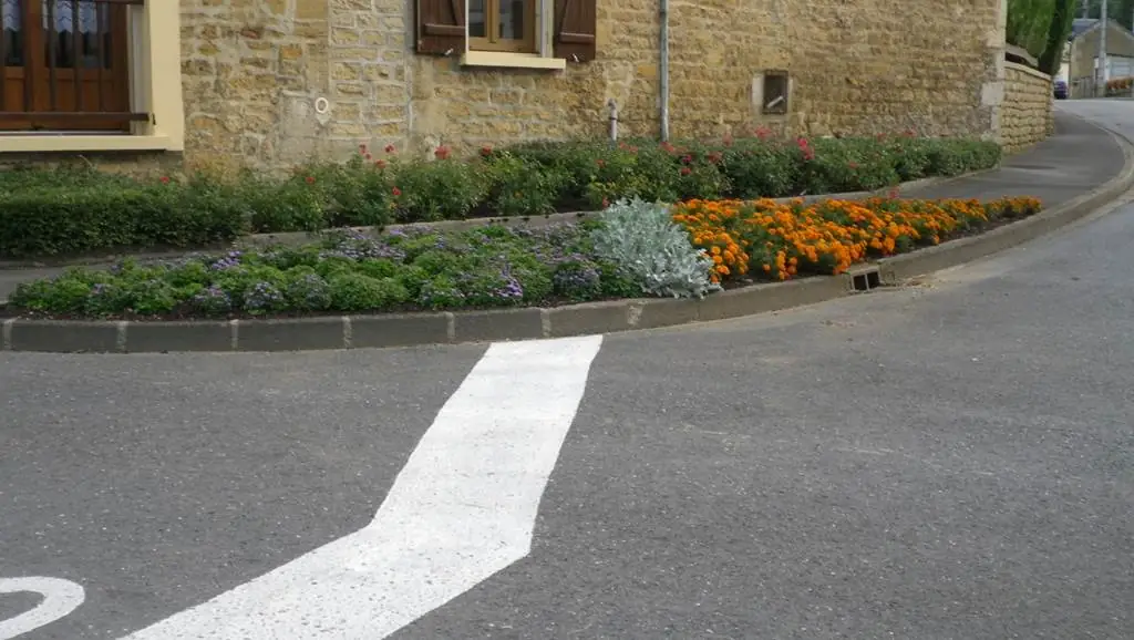 ANGECOURT, Village Fleuri "1 Fleur"
