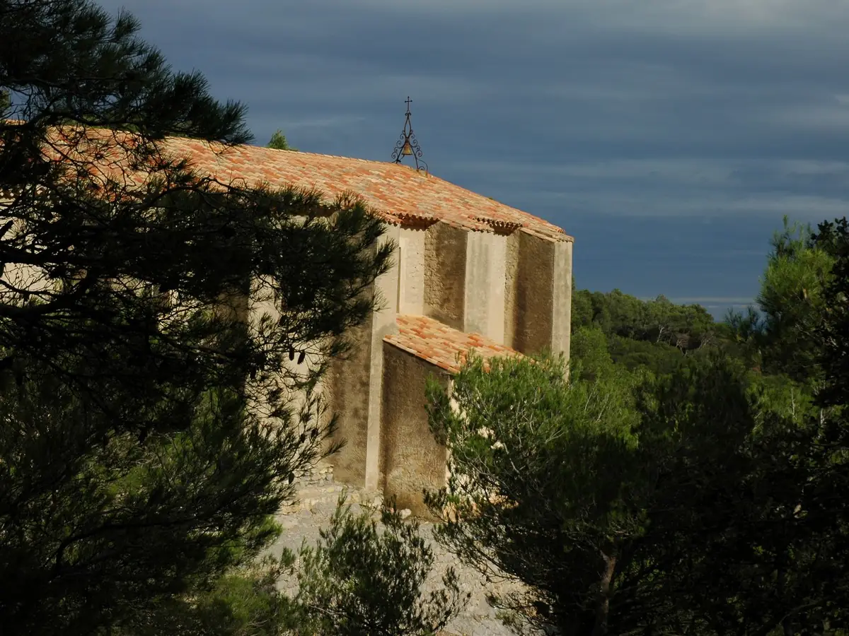CHAPELLE NOTRE DAME DES AUZILS ET CIMETIÈRE MARIN