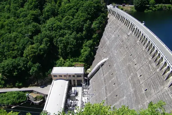 Belvédère du barrage de Sarrans