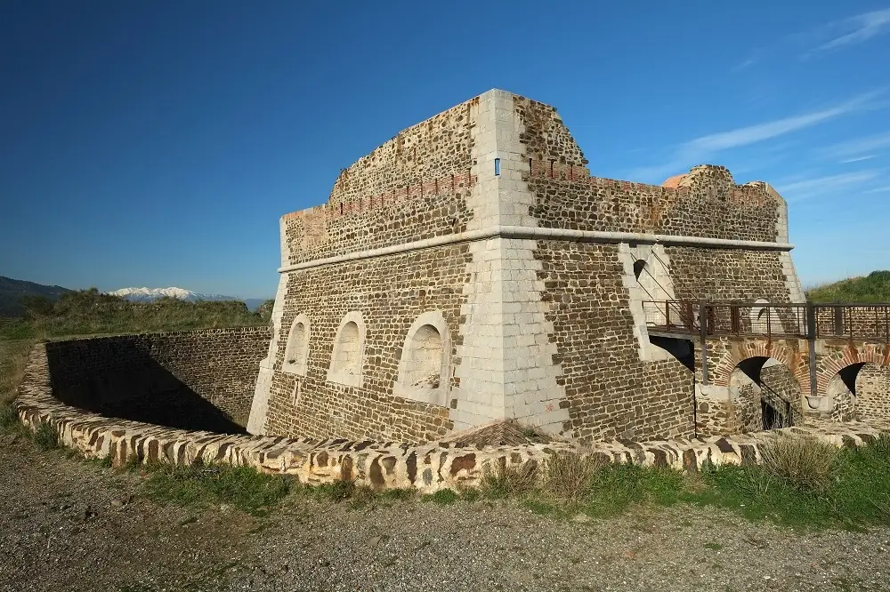 FORT ROND ET FORT CARRE