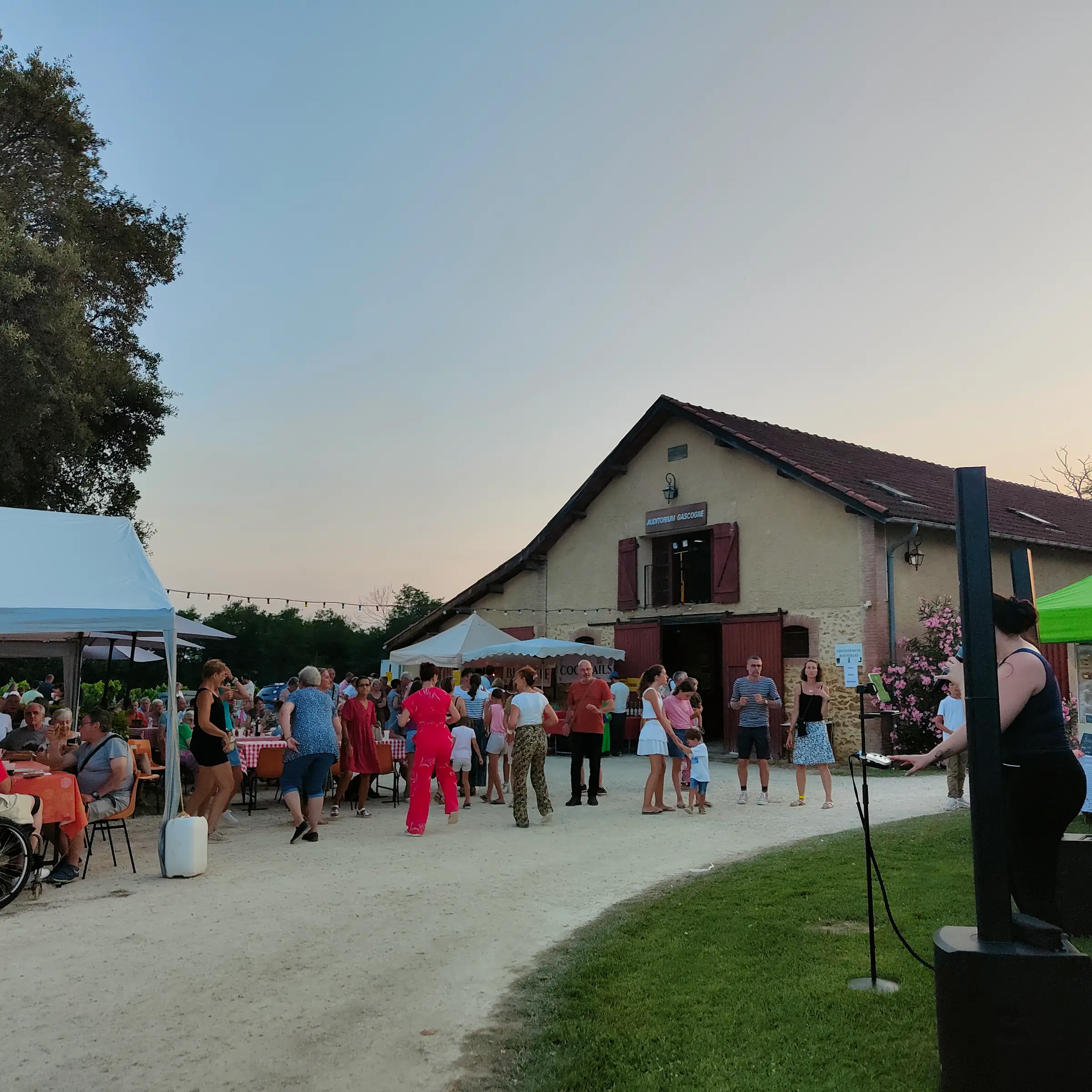 Marché Nocturne au Château Garreau