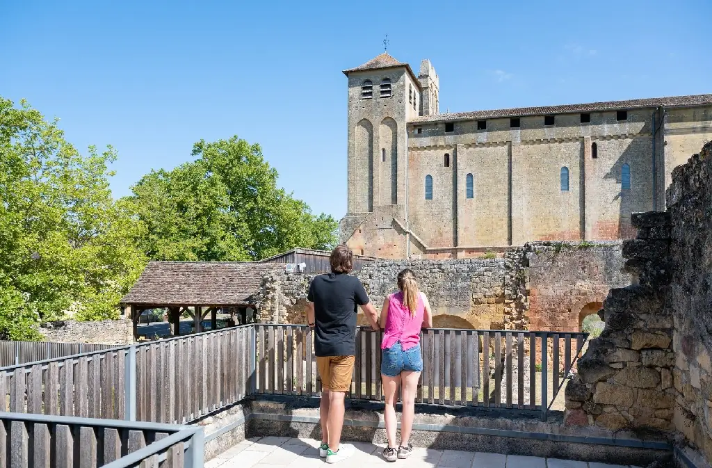 Randonnée Saint-Avit-Sénieur : Plantes d'antan et pierres dorées à Saint-Avit-Sénieur