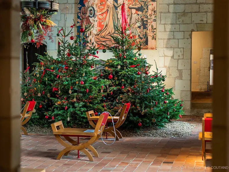 Noël au pays des châteaux : « les contes de la cité royale : la belle et la bête »