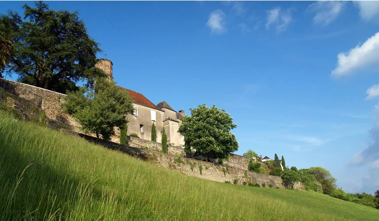 Les remparts de la cité de Lescar