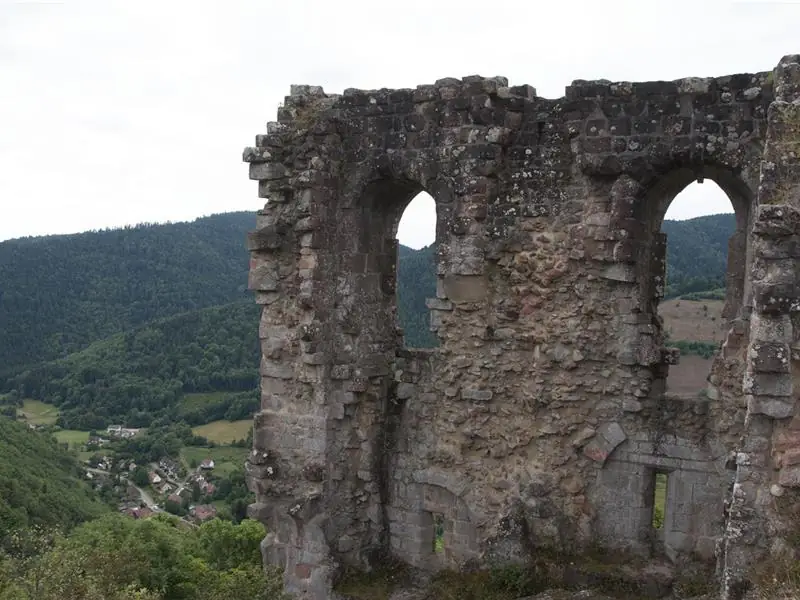 Exposition commentée : cinq châteaux, une vallée