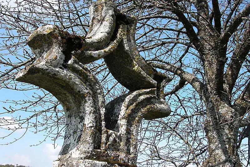 Croix de chemin dite romaine de Perrogney-les-Fontaines