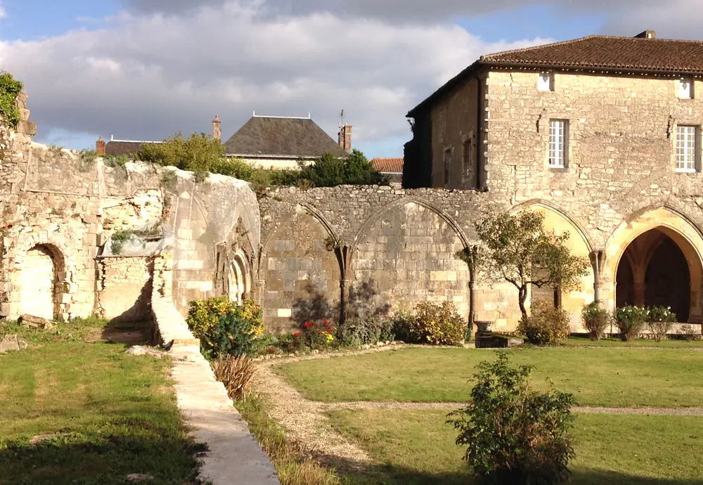 Abbaye Saint Sauveur de Charroux