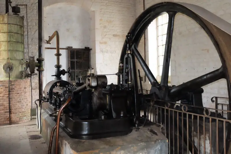 MACHINE A VAPEUR D'ARC-EN-BARROIS
