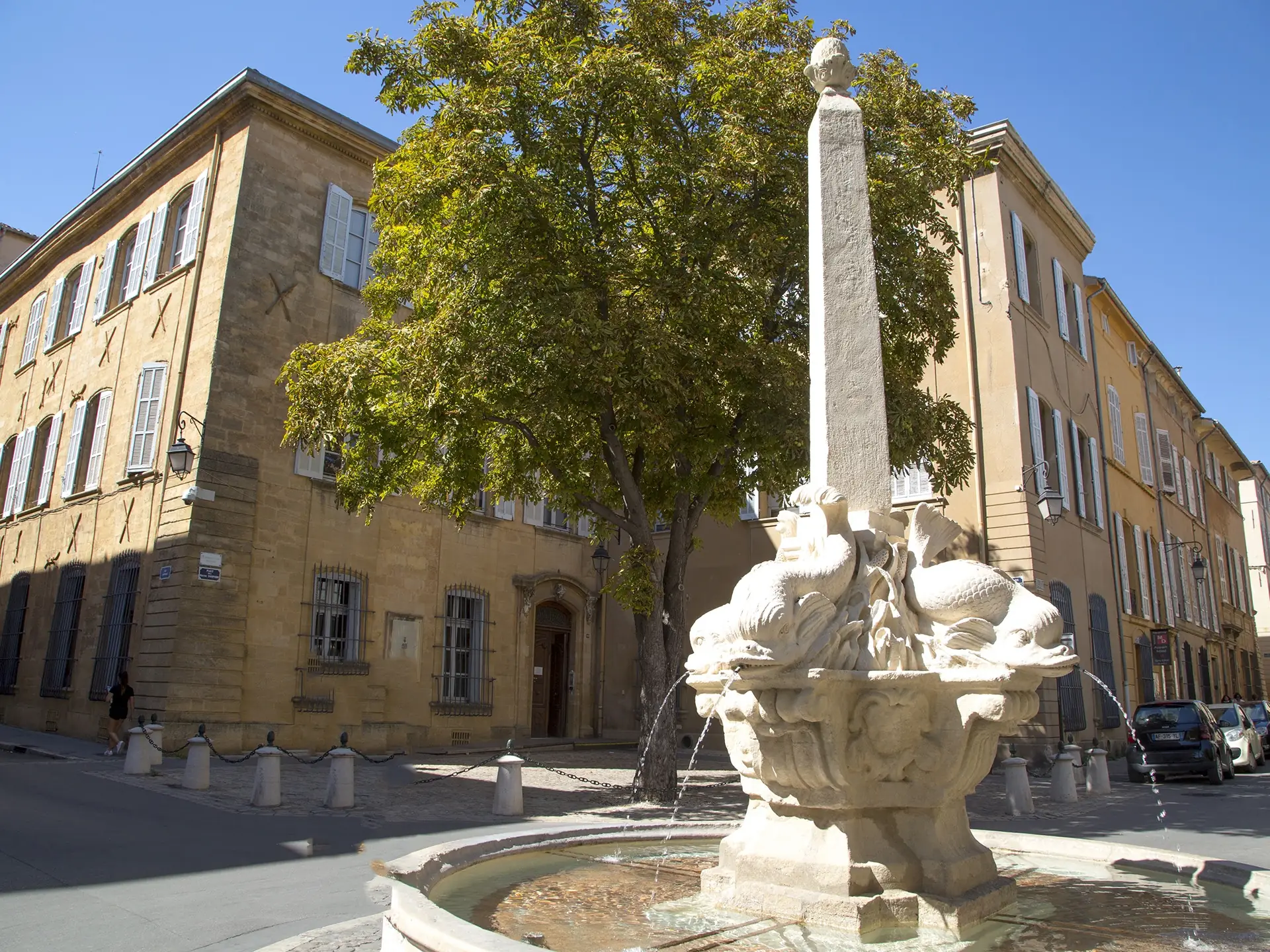Fontaine des Quatre Dauphins