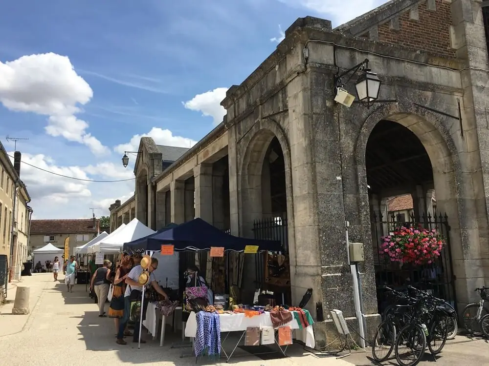 Marché artisanal et produits du terroir