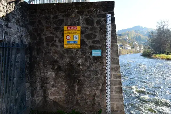 Lâchers de truites sur le Lot à Entraygues-sur-Truyère