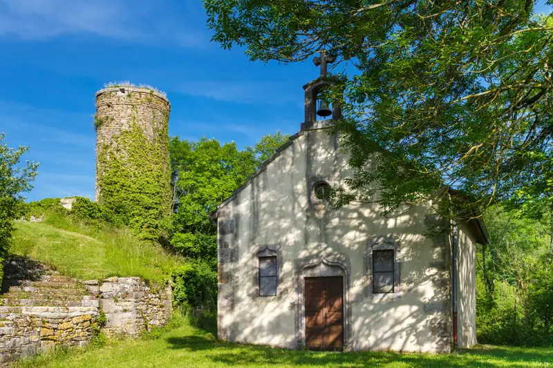 Chapelle Saint-Garadoz et Tour de l'Aubépin